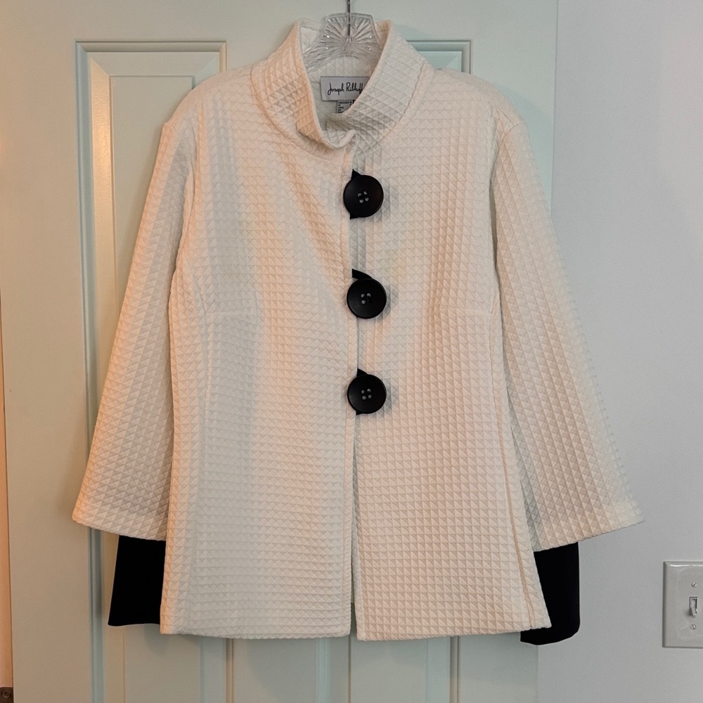 Woman’s Joseph Ribkoff Jacket